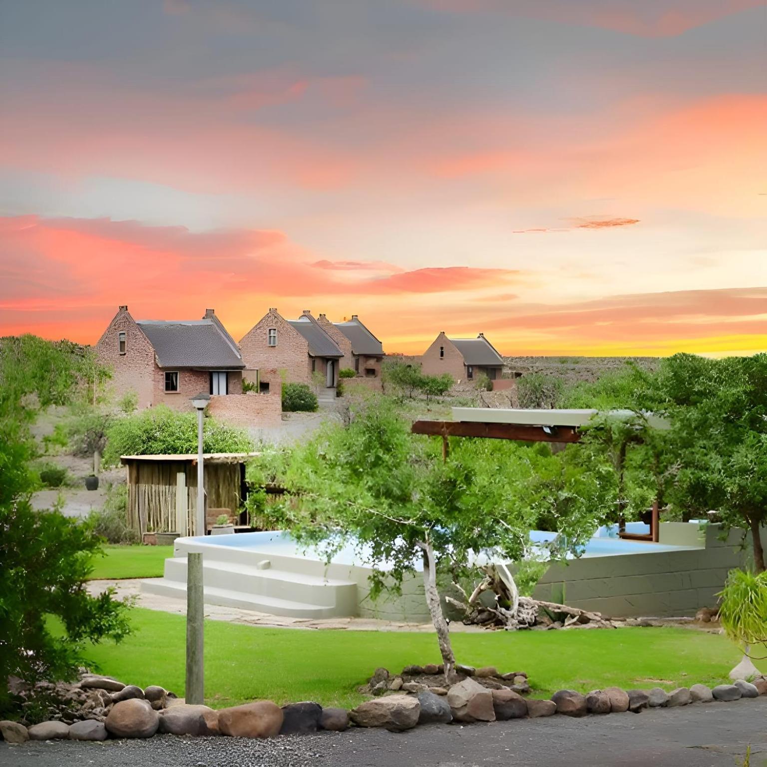 Teri-Lemveli Lodge Beaufort West Exterior photo